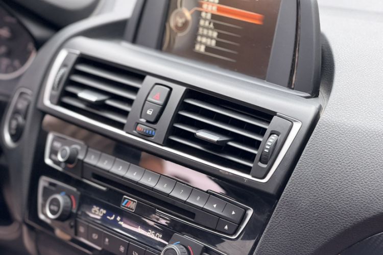 Used BMW 1 Series 2016 120i Sport Design Package Audio And AC Panel