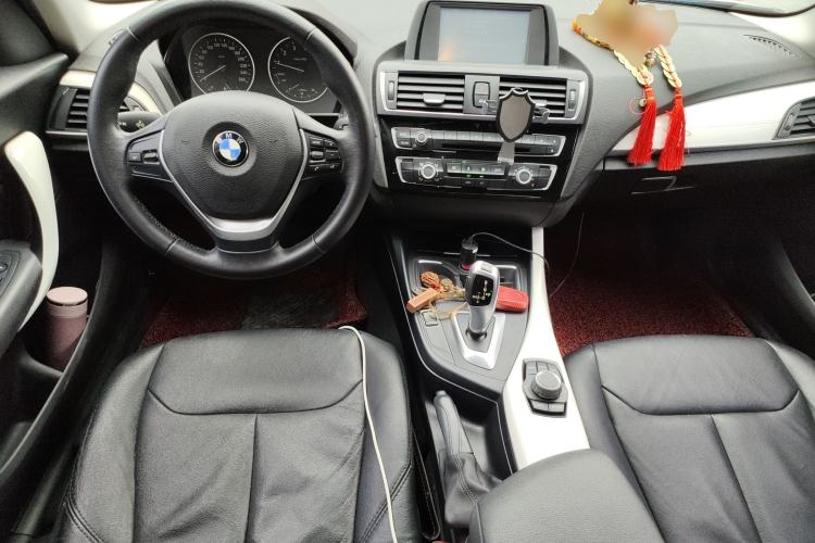 Used BMW 1 Series 2016 118i Leading Model Center Console