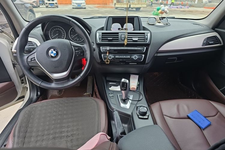 Used BMW 1 Series 2016 118i Leading Model Center Console