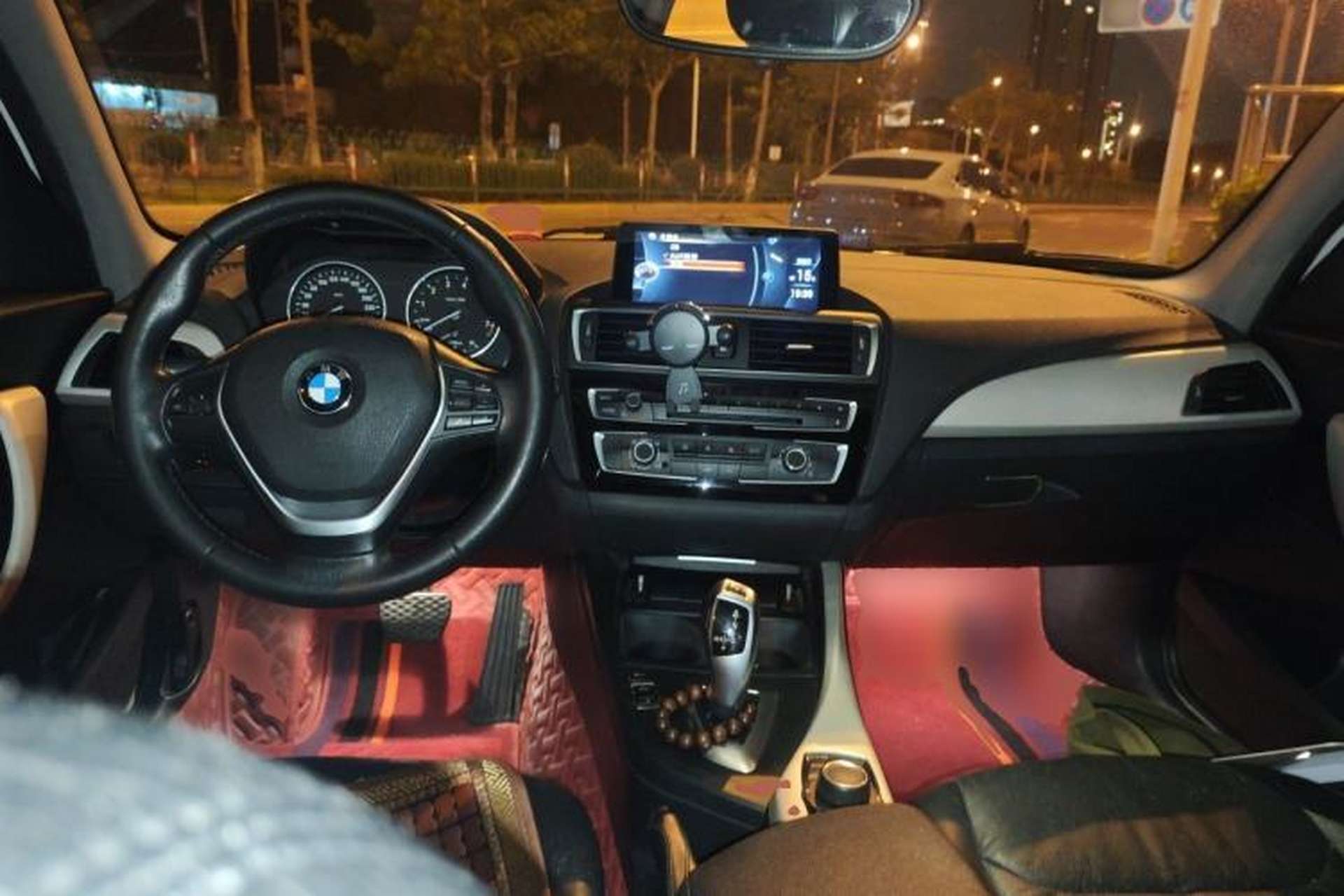 Used BMW 1 Series 2016 118i Leading Model Center Console