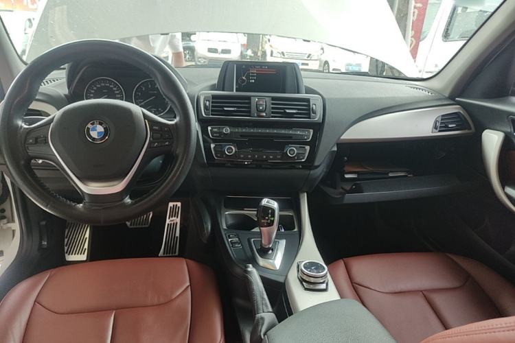 Used BMW 1 Series 2016 120i Leading Model Center Console