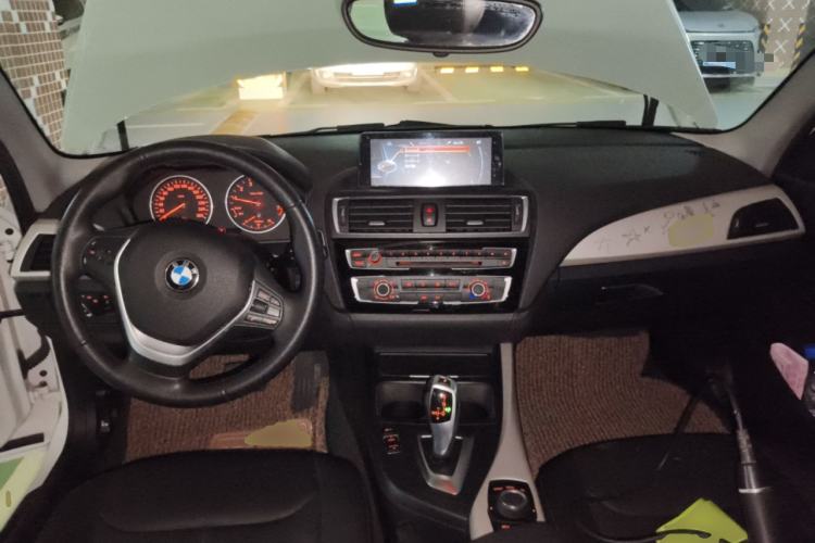 Used BMW 1 Series 2016 118i Leading Model Center Console