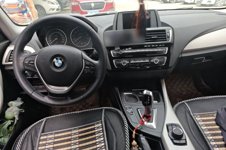 Used BMW 1 Series 2016 118i Leading Model Center Console