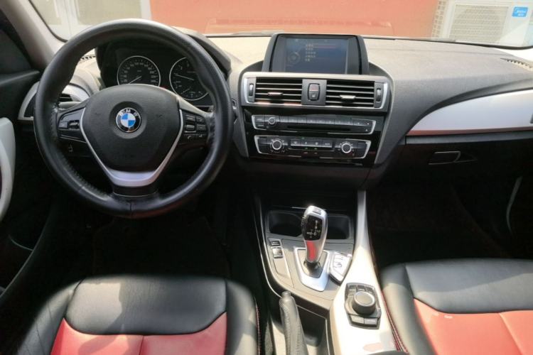 Used BMW 1 Series 2016 118i Leading Model Center Console