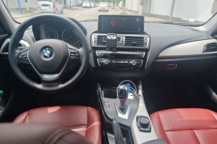 Used BMW 1 Series 2016 118i Leading Model Center Console