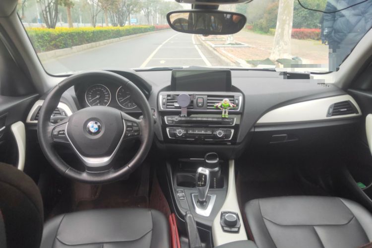 Used BMW 1 Series 2016 118i Leading Model Center Console