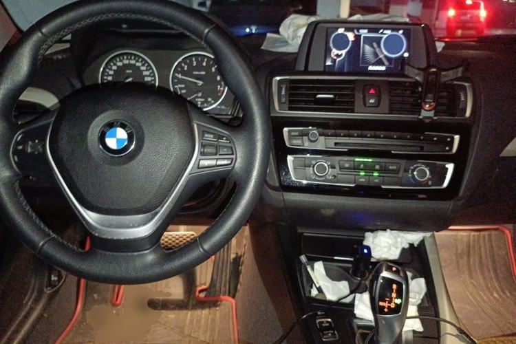 Used BMW 1 Series 2016 118i Leading Model Center Console
