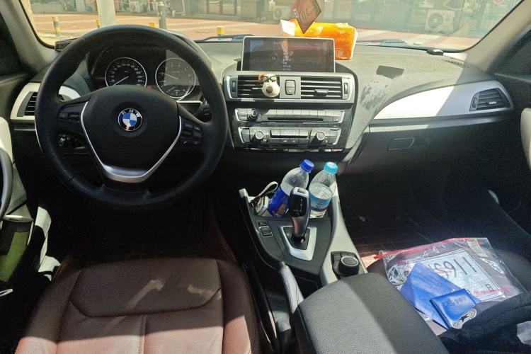 Used BMW 1 Series 2016 118i Leading Model Center Console