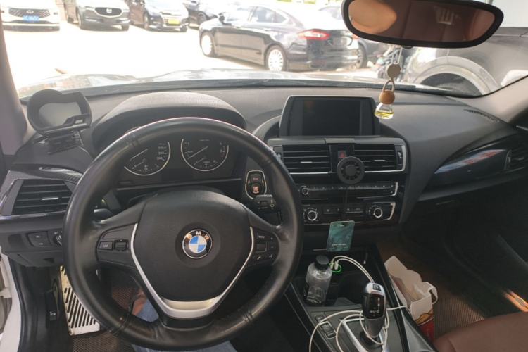 Used BMW 1 Series 2016 118i Leading Model Center Console