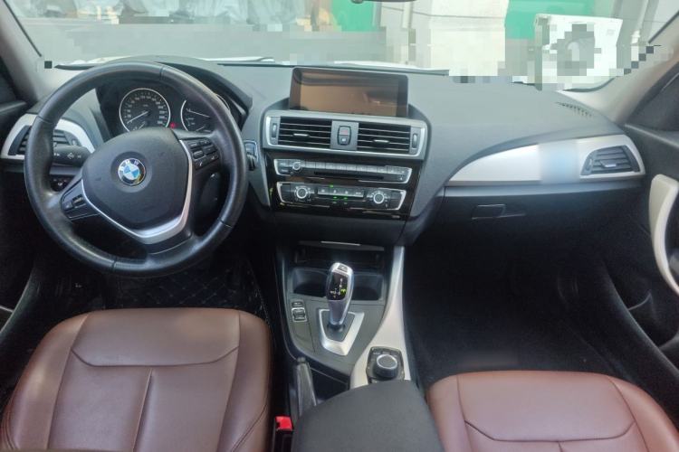 Used BMW 1 Series 2016 118i Leading Model Center Console