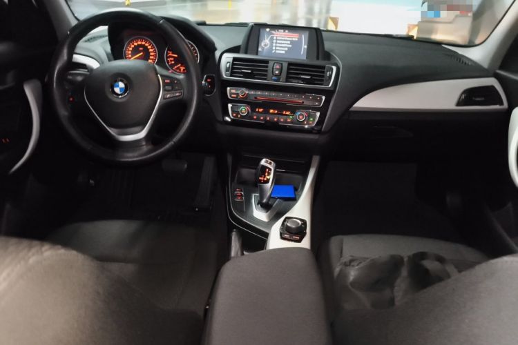 Used BMW 1 Series 2016 120i Leading Model Center Console