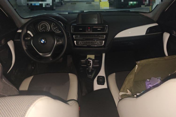 Used BMW 1 Series 2016 118i Leading Model Center Console