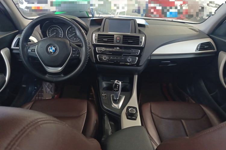 Used BMW 1 Series 2016 118i Leading Model Center Console