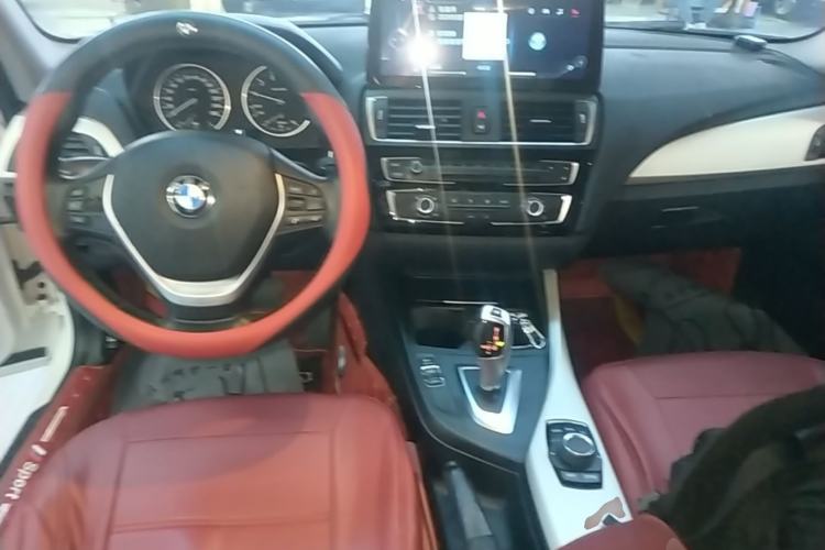 Used BMW 1 Series 2016 118i Leading Model Center Console