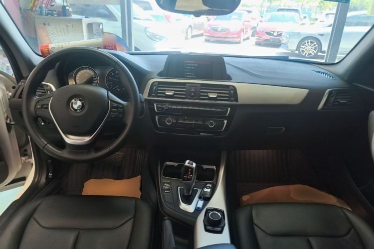 Used BMW 1 Series 2016 118i Leading Model Center Console