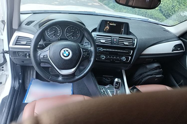 Used BMW 1 Series 2016 118i Leading Model Center Console