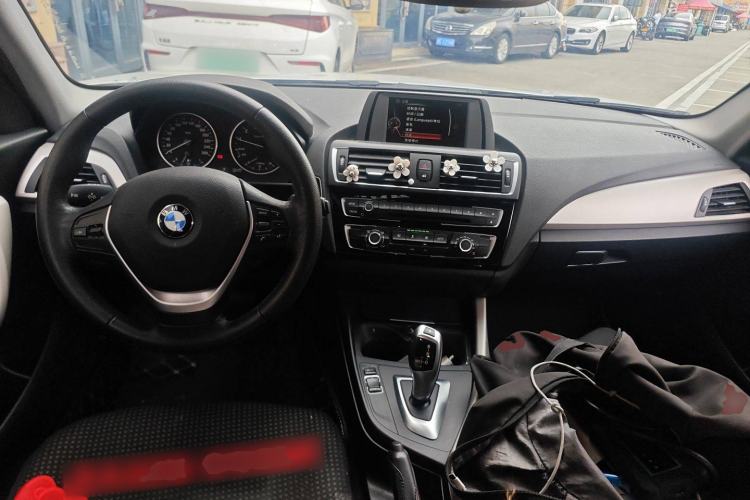 Used BMW 1 Series 2016 118i Leading Model Center Console