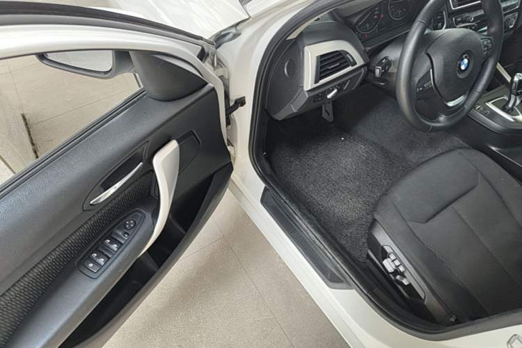 Used BMW 1 Series 2016 120i Leading Model Driver Seat
