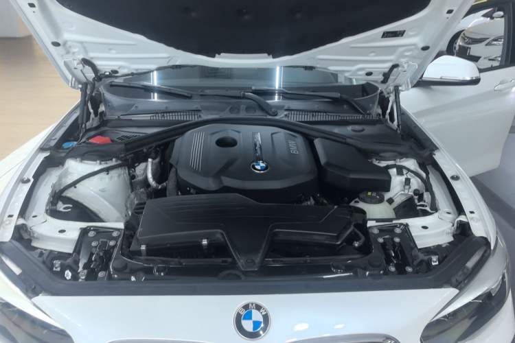 Used BMW 1 Series 2016 118i Leading Model Engine Bay