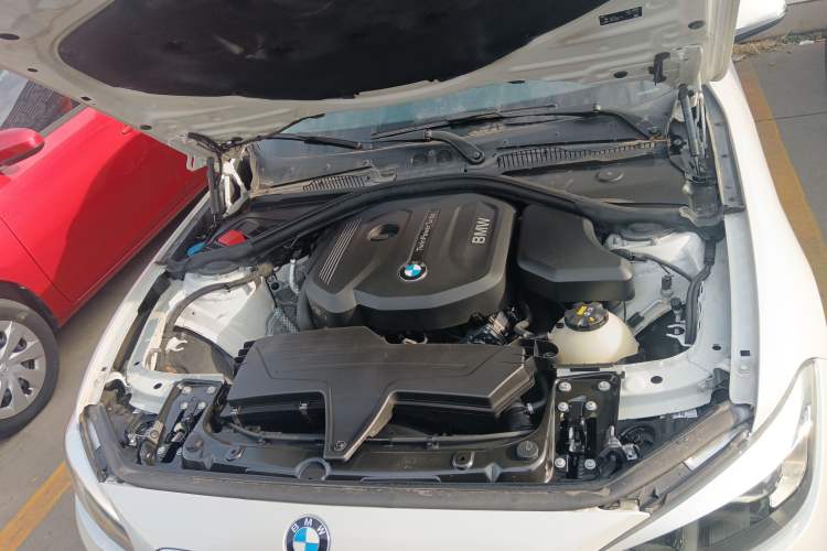 Used BMW 1 Series 2016 118i Leading Model Engine Bay