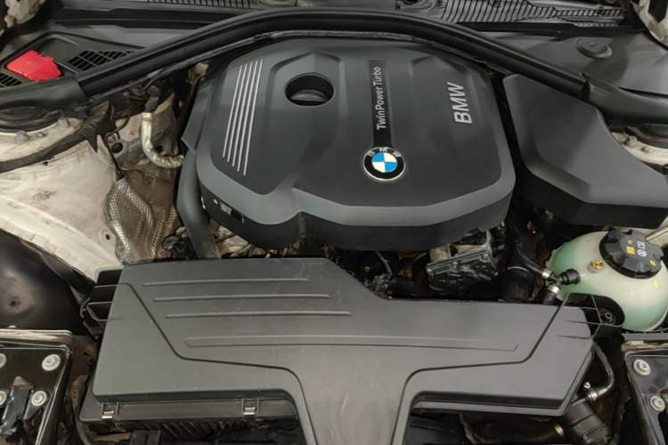 Used BMW 1 Series 2016 118i Leading Model Engine Bay