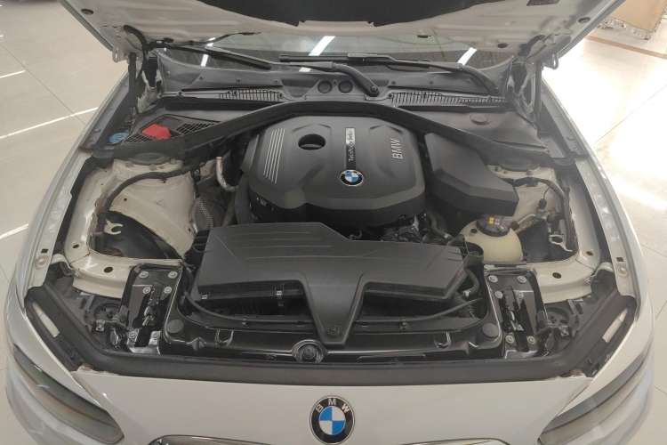 Used BMW 1 Series 2016 118i Leading Model Engine Bay