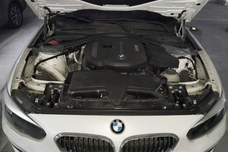 Used BMW 1 Series 2016 118i Leading Model Engine Bay