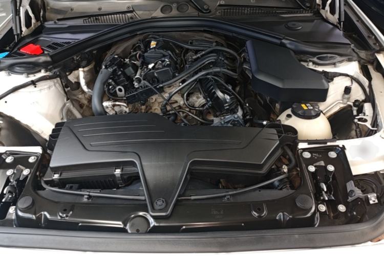 Used BMW 1 Series 2016 118i Leading Model Engine Bay