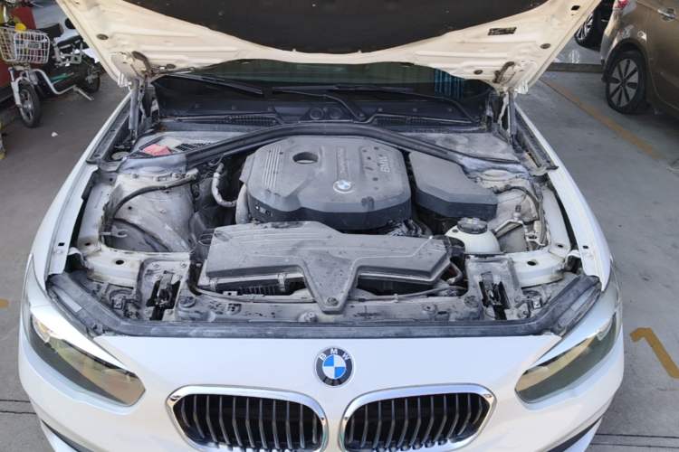 Used BMW 1 Series 2016 118i Leading Model Engine Bay