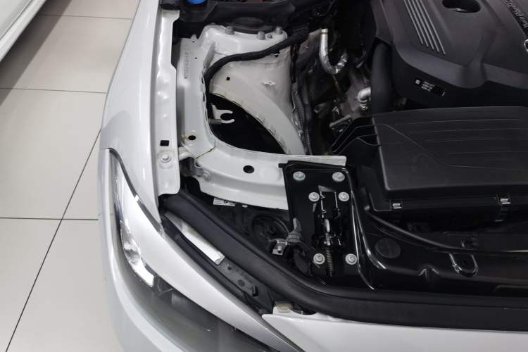 Used BMW 1 Series 2016 118i Urban Design Package Engine Bay Right