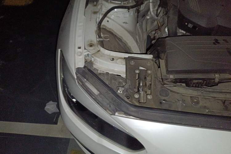 Used BMW 1 Series 2016 118i Leading Model Engine Bay Right