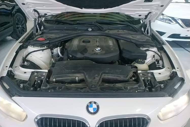 Used BMW 1 Series 2016 118i Leading Model Engine Bay