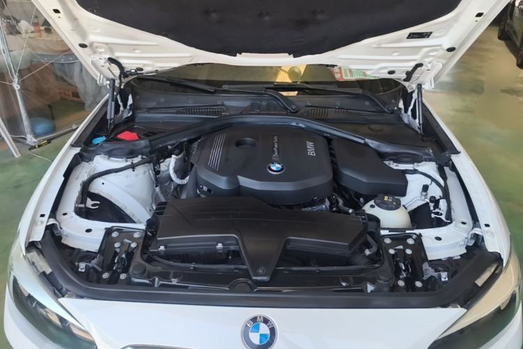 Used BMW 1 Series 2016 118i Leading Model Engine Bay