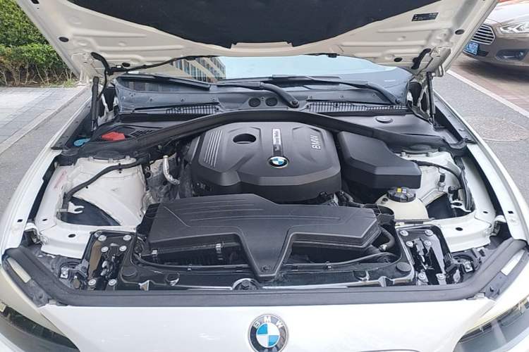 Used BMW 1 Series 2016 118i Leading Model Engine Bay