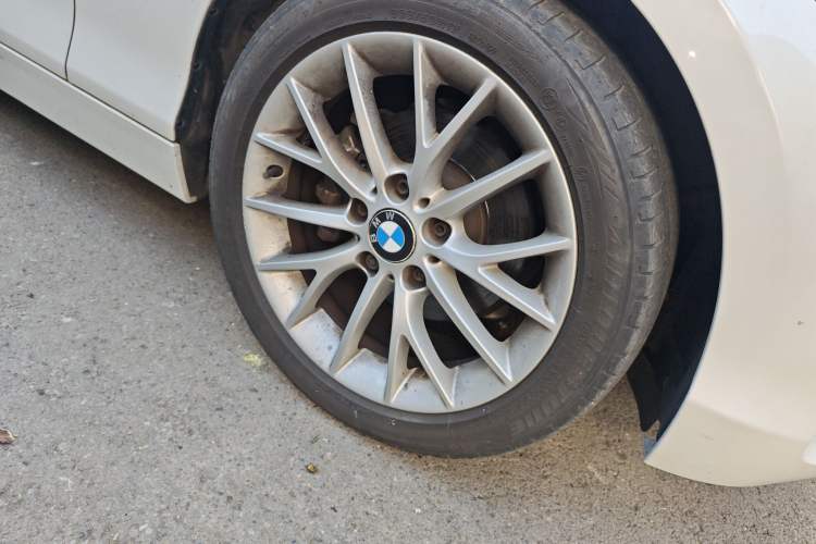 Used BMW 1 Series 2016 120i Leading Model Exterior 1