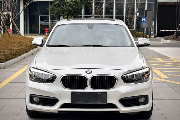 Used BMW 1 Series 2016 120i Leading Model Exterior 1