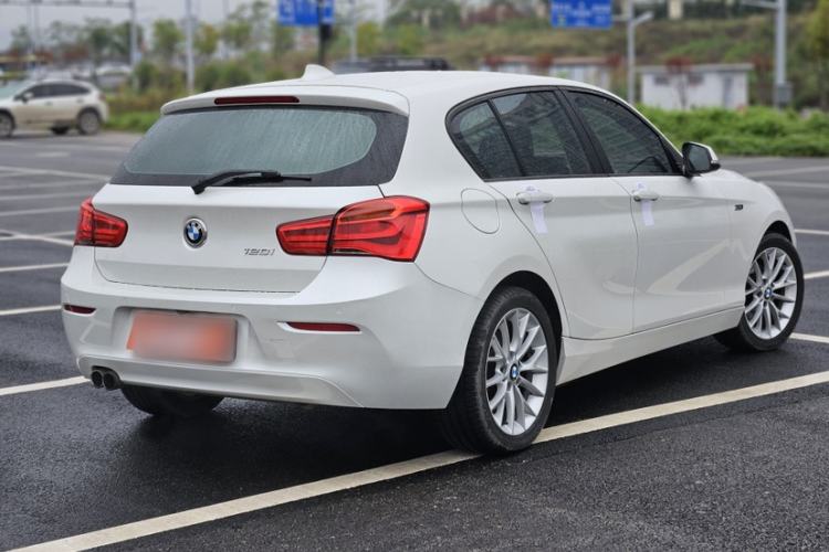 Used BMW 1 Series 2016 120i Leading Model Exterior 2