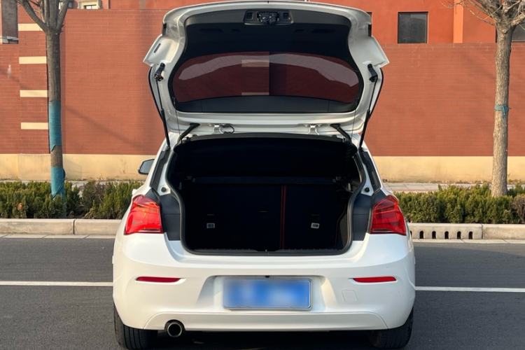 Used BMW 1 Series 2016 118i Leading Model Exterior 2