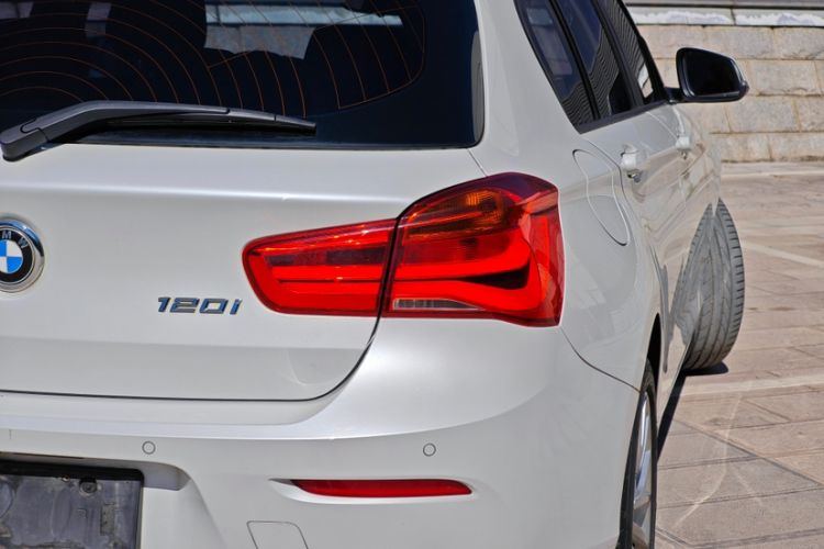 Used BMW 1 Series 2016 120i Leading Model Exterior 3