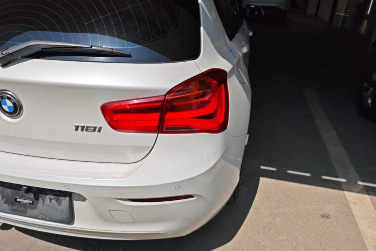 Used BMW 1 Series 2016 118i Leading Model Exterior 3