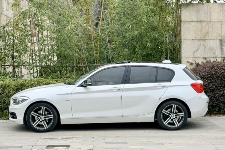 Used BMW 1 Series 2016 120i Sport Design Package Exterior 3
