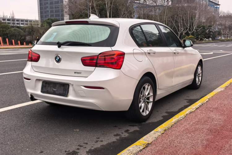 Used BMW 1 Series 2016 118i Leading Model Exterior 4