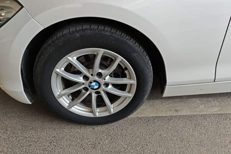 Used BMW 1 Series 2016 118i Leading Model Exterior 4