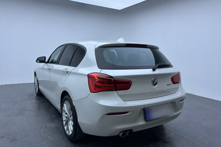 Used BMW 1 Series 2016 120i Leading Model Exterior 4