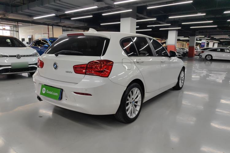 Used BMW 1 Series 2016 120i Leading Model Exterior 4