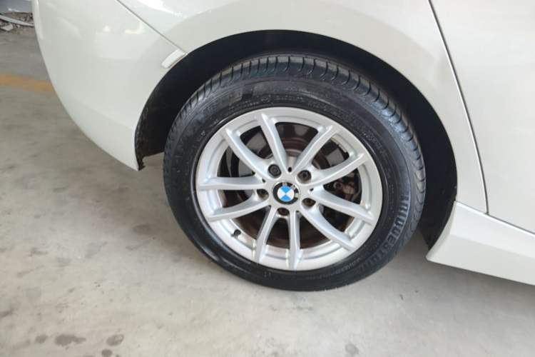 Used BMW 1 Series 2016 118i Leading Model Exterior 5
