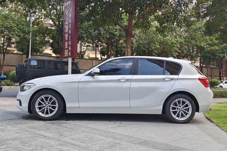 Used BMW 1 Series 2016 118i Leading Model Exterior 5