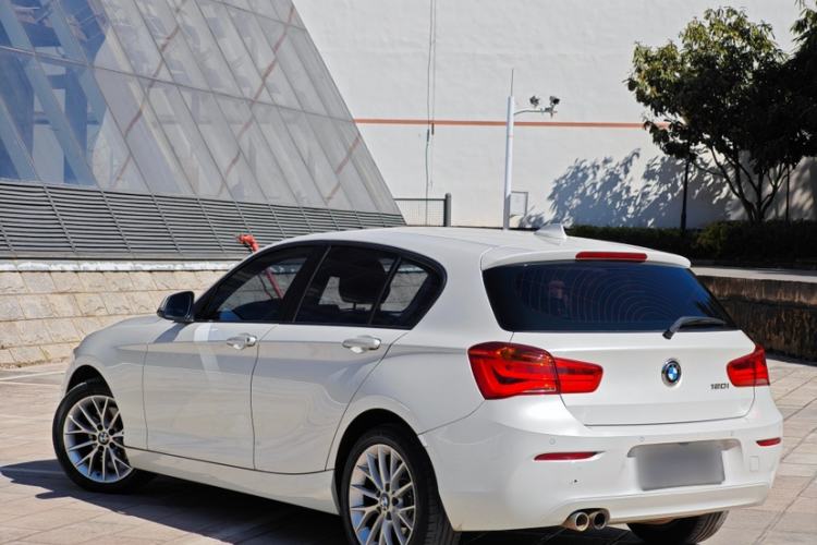 Used BMW 1 Series 2016 120i Leading Model Exterior 6