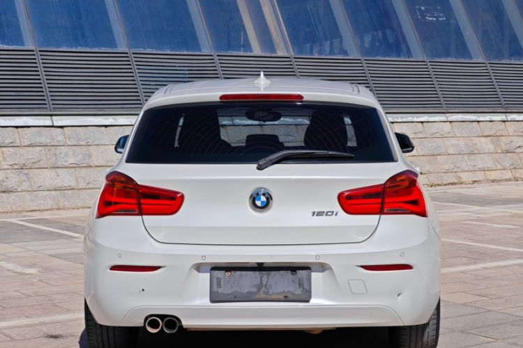 Used BMW 1 Series 2016 120i Leading Model Exterior 7