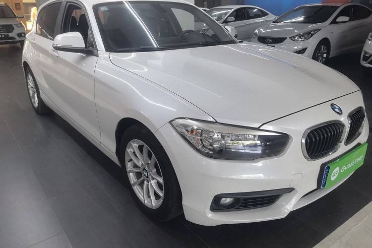Used BMW 1 Series 2016 118i Leading Model Front Right 45 Deg